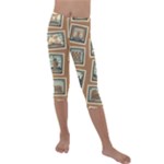 Retro Postage Seamless Pattern Kids  Lightweight Velour Capri Leggings 