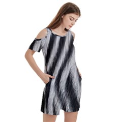 Women s Cold Shoulder Round Neck Mini Dress 