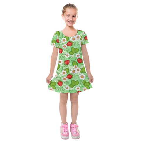 Strawberries Pattern Seamless Kids  Short Sleeve Velvet Dress from ArtsNow.com