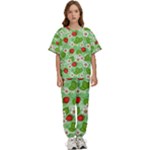 Strawberries Pattern Seamless Kids  T-Shirt and Pants Sports Set