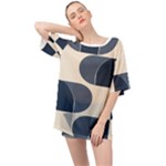 A Minimalist Pattern With Simple Lines And Shapes, Creating A Clean And Modern Aesthetic 04 Oversized Chiffon Top