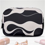 A Minimalist Pattern With Simple Lines And Shapes, Creating A Clean And Modern Aesthetic 06 Make Up Pouch (Small)