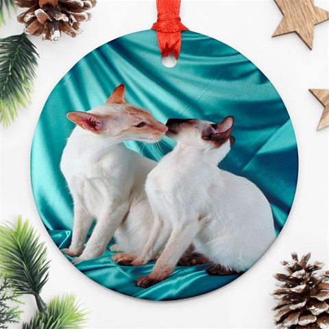 Siamese Kissy Kissy Ornament (Round) from ArtsNow.com Front