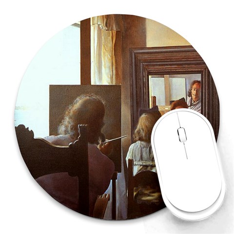 dali26 Round Mousepad from ArtsNow.com Front