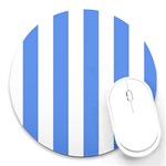 Vertical Stripes - White and Cornflower Blue Round Mousepad