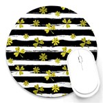 st patricks black white clover Round Mousepad