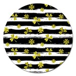 st patricks black white clover Magnet 5  (Round)