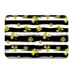 st patricks black white clover Plate Mat