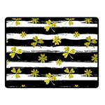 st patricks black white clover Fleece Blanket (Small)