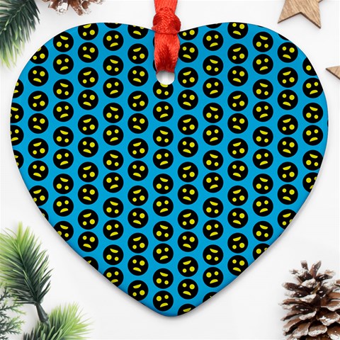 0059 Comic Head Bothered Smiley Pattern Ornament (Heart) from ArtsNow.com Front