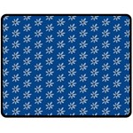 Little White Daisies  Flowers Garden Fleece Blanket (Medium)