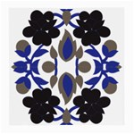 A Design Of A Blue And Black Flower Medium Glasses Cloth (2 Sides)