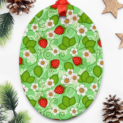 Strawberries Pattern Seamless Ornament (Oval) from ArtsNow.com Front