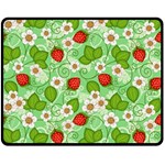 Strawberries Pattern Seamless Two Sides Fleece Blanket (Medium)