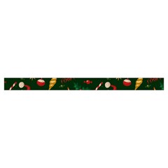 Texture, Pattern, Red, Craciun, Christmas, Hat, Santa, Green Microwave Oven Glove from ArtsNow.com Strap