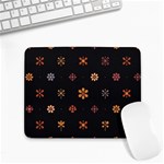 Minimalist Pattern With Simple Lines,flower And Shapes, Creating A Clean And Modern Small Mousepad