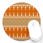 Winter Wonderland Seamless Pattern: Christmas Trees & Snowflakes on Dark Background Round Mousepad